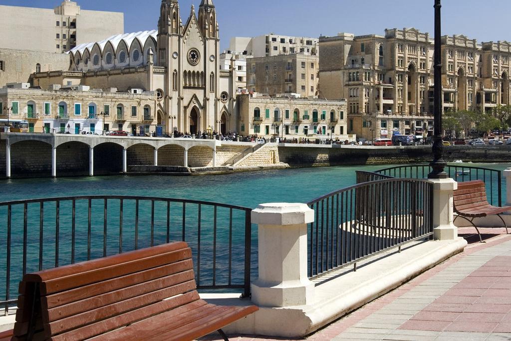 Apartment With Stunning Seaviews Sliema Esterno foto