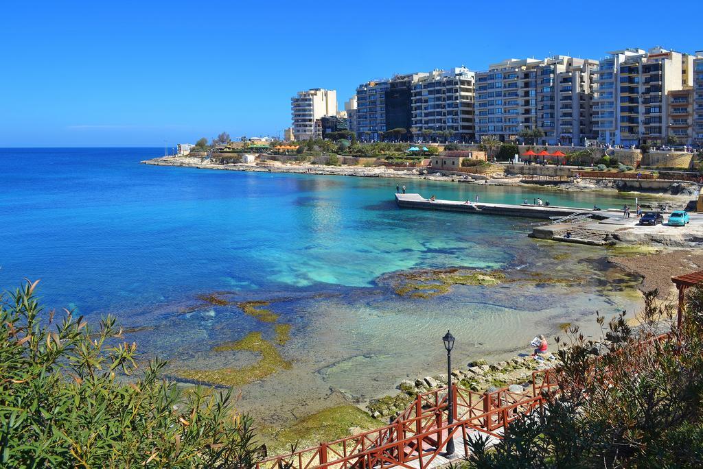 Apartment With Stunning Seaviews Sliema Esterno foto
