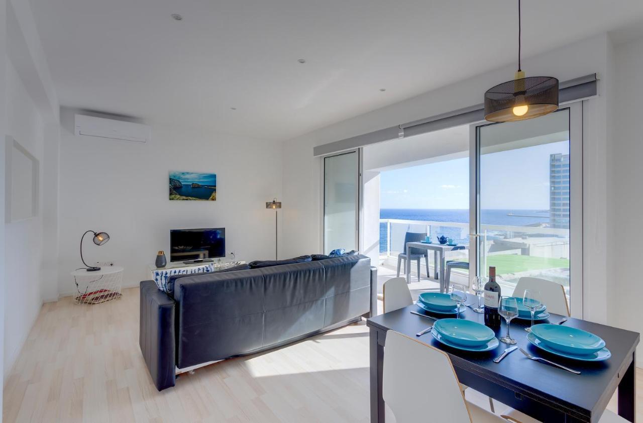 Apartment With Stunning Seaviews Sliema Esterno foto