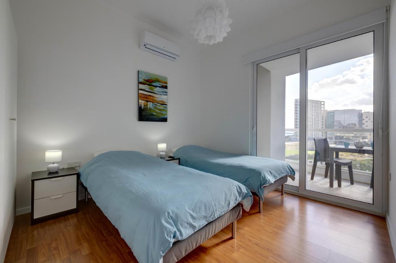 Apartment With Stunning Seaviews Sliema Esterno foto